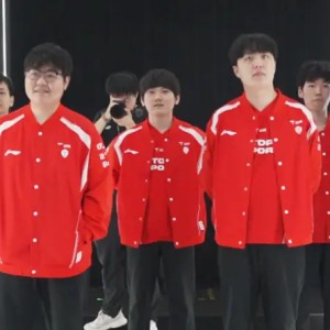 完美收官！战胜FPX后，TES锁定第三赛段常规赛登峰组第一名