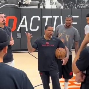 星空体育网页-训练师晒杰伦-格林近期5v5视频 过人上篮一气呵成