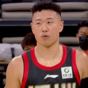 新外援4记三分，辽宁男篮逆转深圳 赵继伟关键球果断 莫兰德21+13