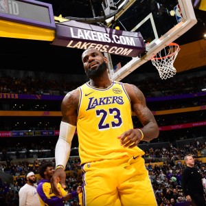 星空体育APP下载-麦迪：詹姆斯的单打很糟糕，所以他需要韦德和欧文去终结比赛