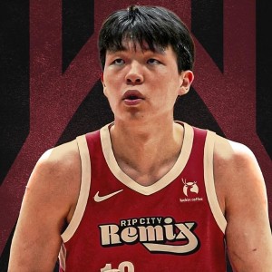 星空体育网页-31分8板3助1断1帽！杨瀚森生涯最强一战，背部伤势不能大意